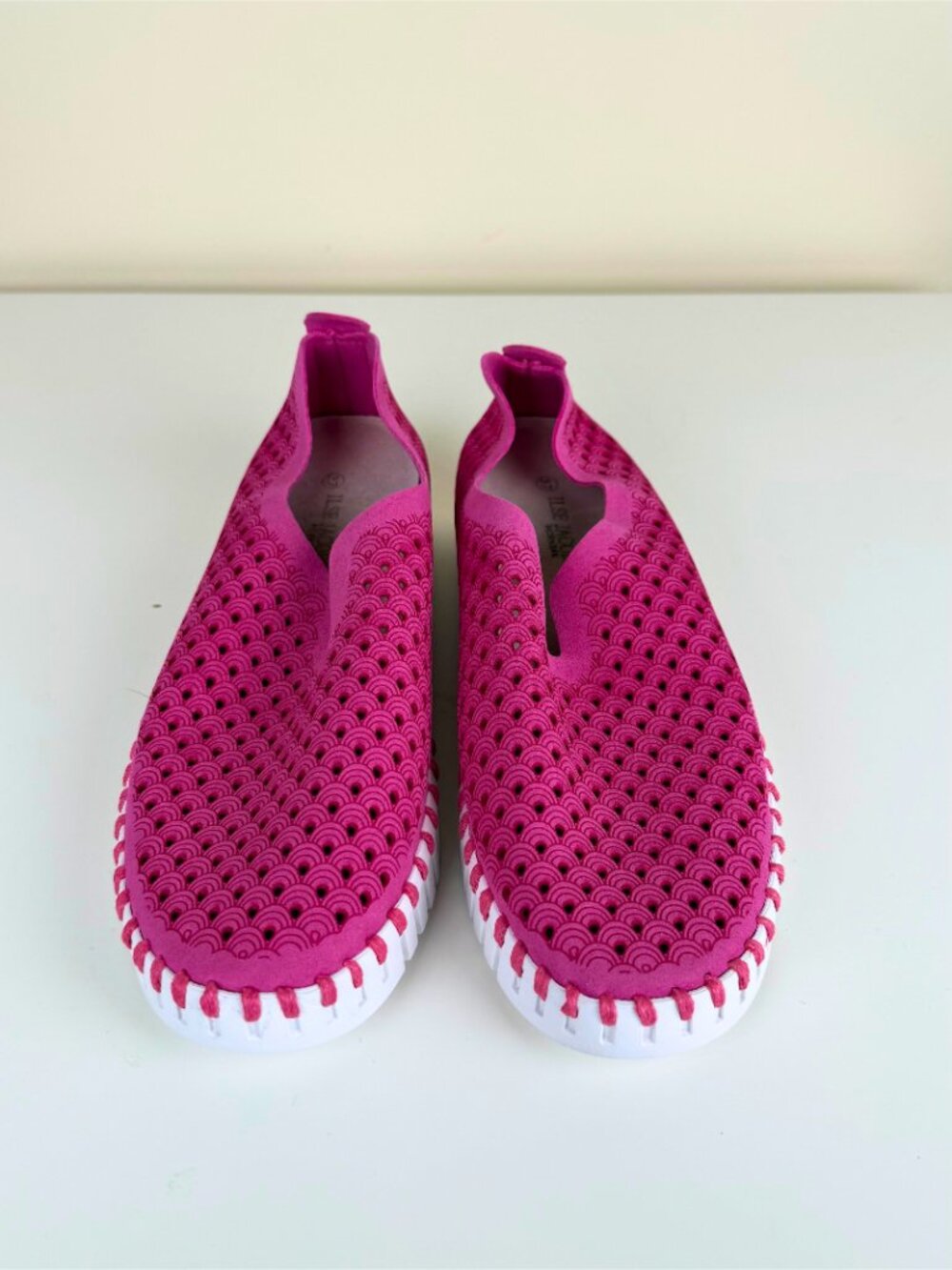 Ilse Jacobsen Hornbæk Tulip Slip-On Sneaker — Hot Pink — EU 37 / US 6.5–7 — New